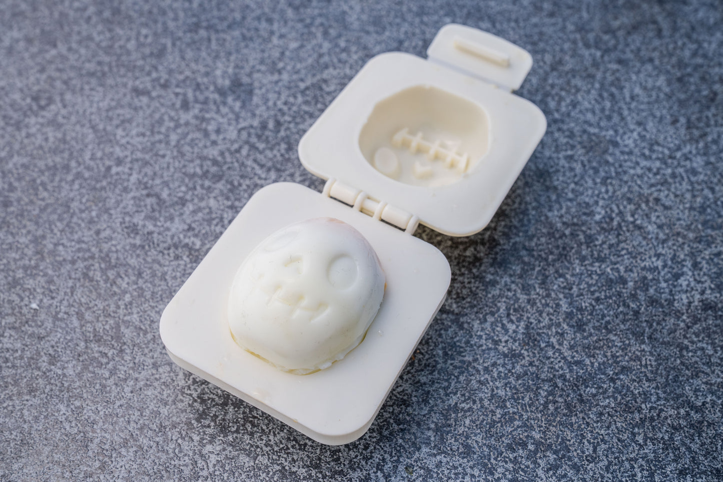 Totenkopf Eierformer